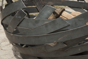 ERTA modern fire pit in woven steel, each one is a unique work of art